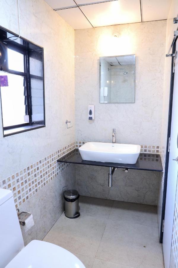 Surya Kiran Miramar Bed & Breakfast ปณชี ภายนอก รูปภาพ
