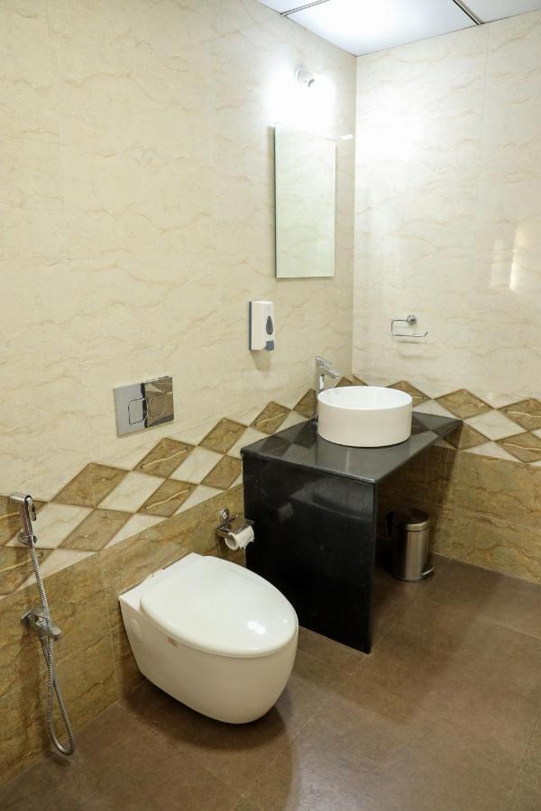 Surya Kiran Miramar Bed & Breakfast ปณชี ภายนอก รูปภาพ