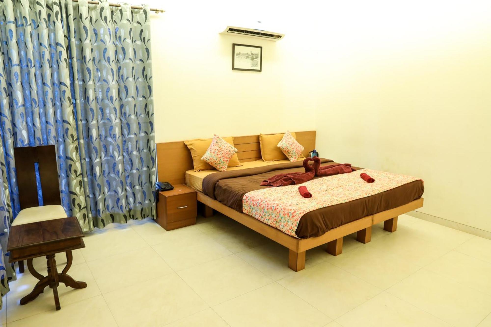 Surya Kiran Miramar Bed & Breakfast ปณชี ห้อง รูปภาพ