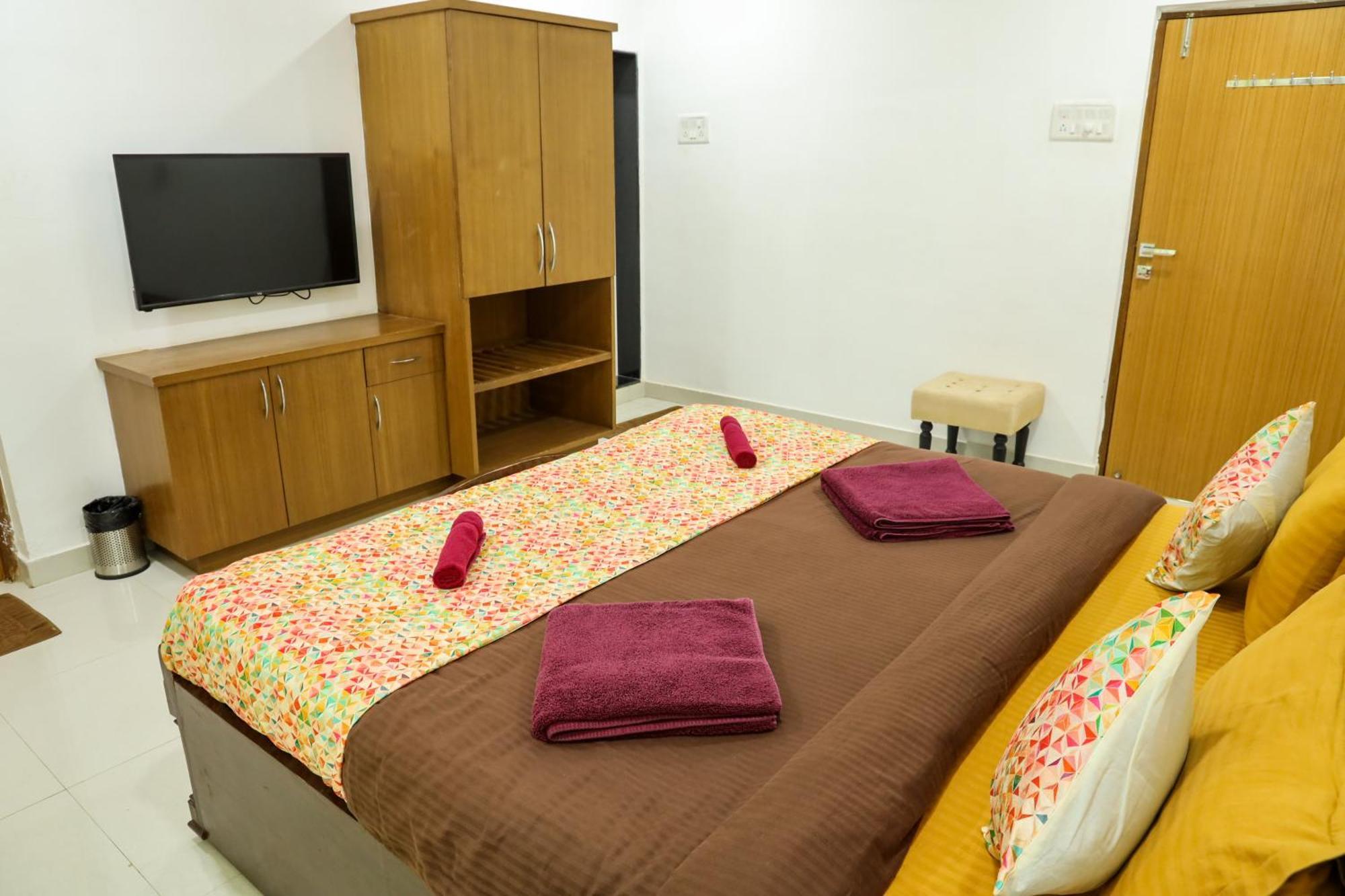 Surya Kiran Miramar Bed & Breakfast ปณชี ห้อง รูปภาพ