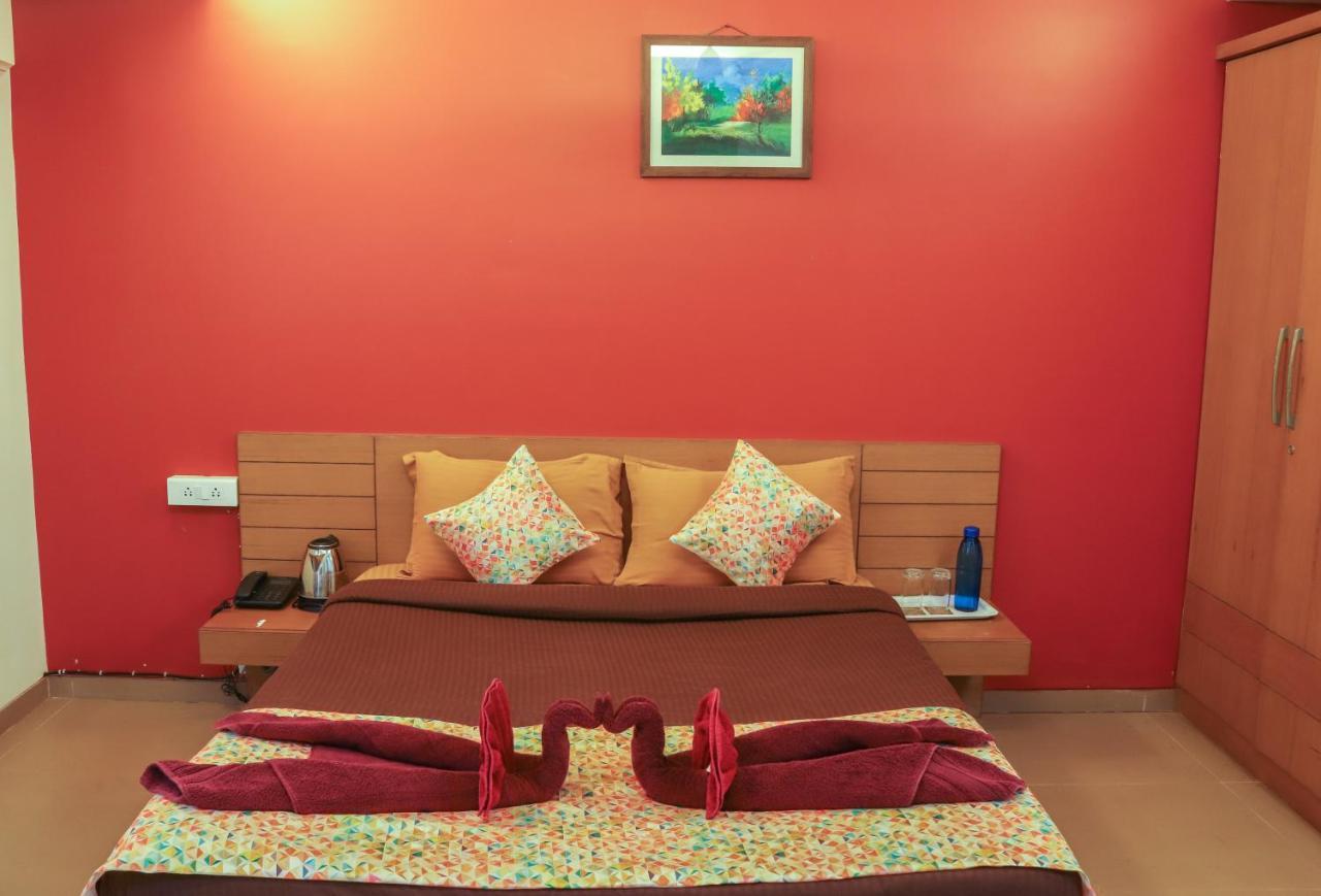 Surya Kiran Miramar Bed & Breakfast ปณชี ภายนอก รูปภาพ