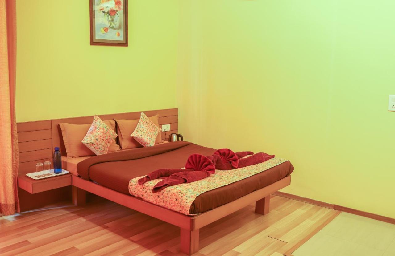Surya Kiran Miramar Bed & Breakfast ปณชี ภายนอก รูปภาพ